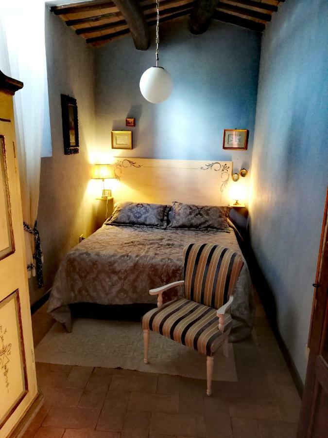 Sotto I Tetti Del Borgo Apartment สโปเลโต ภายนอก รูปภาพ