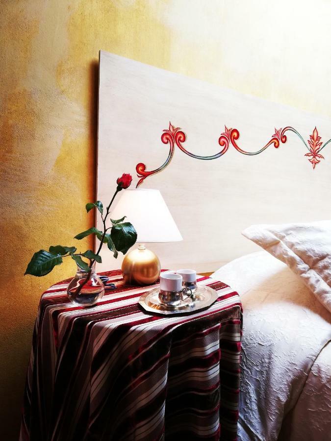 Sotto I Tetti Del Borgo Apartment สโปเลโต ภายนอก รูปภาพ