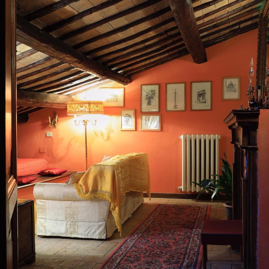 Sotto I Tetti Del Borgo Apartment สโปเลโต ภายนอก รูปภาพ