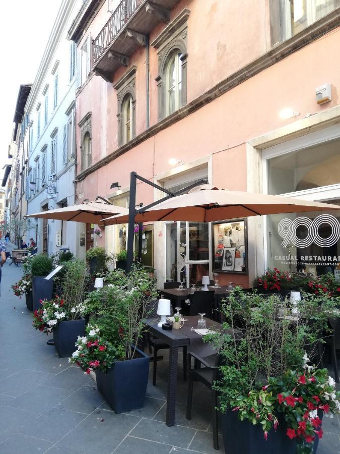 Sotto I Tetti Del Borgo Apartment สโปเลโต ภายนอก รูปภาพ